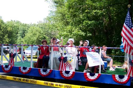 DAR Chapter members and CAR members in the Port Jervis Centennial Parade.